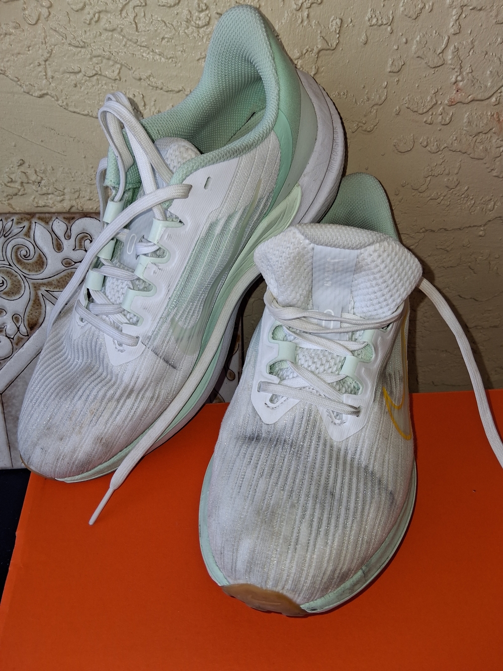 Nike Women’s White and Mint Green Athletic Running Sneakers